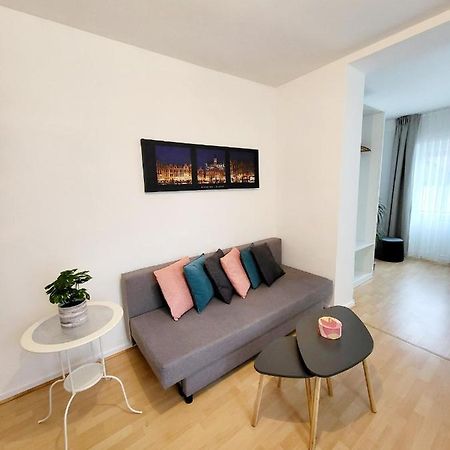 Studio Alicia, Idealement Situe Etterbeek Екстериор снимка